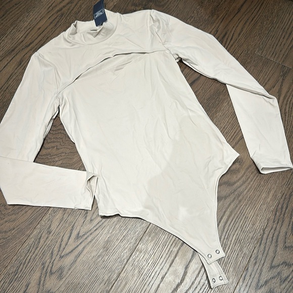 Abercrombie - Bodysuit with Chest Slit, Size Small - Picture 1 of 3